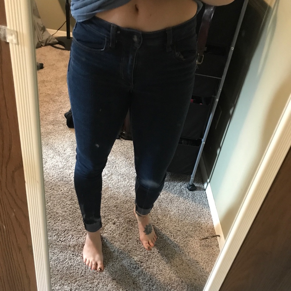 Dark wash American Eagle skinny jeans